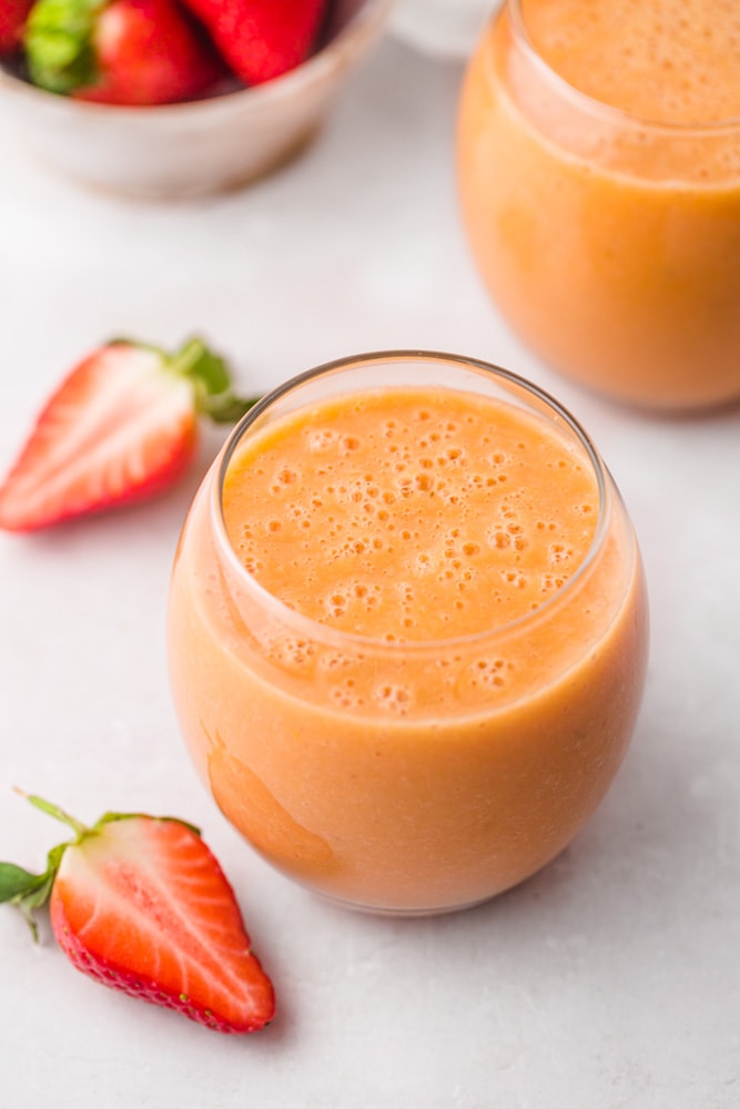 Strawberry-Mango-Smoothie-11