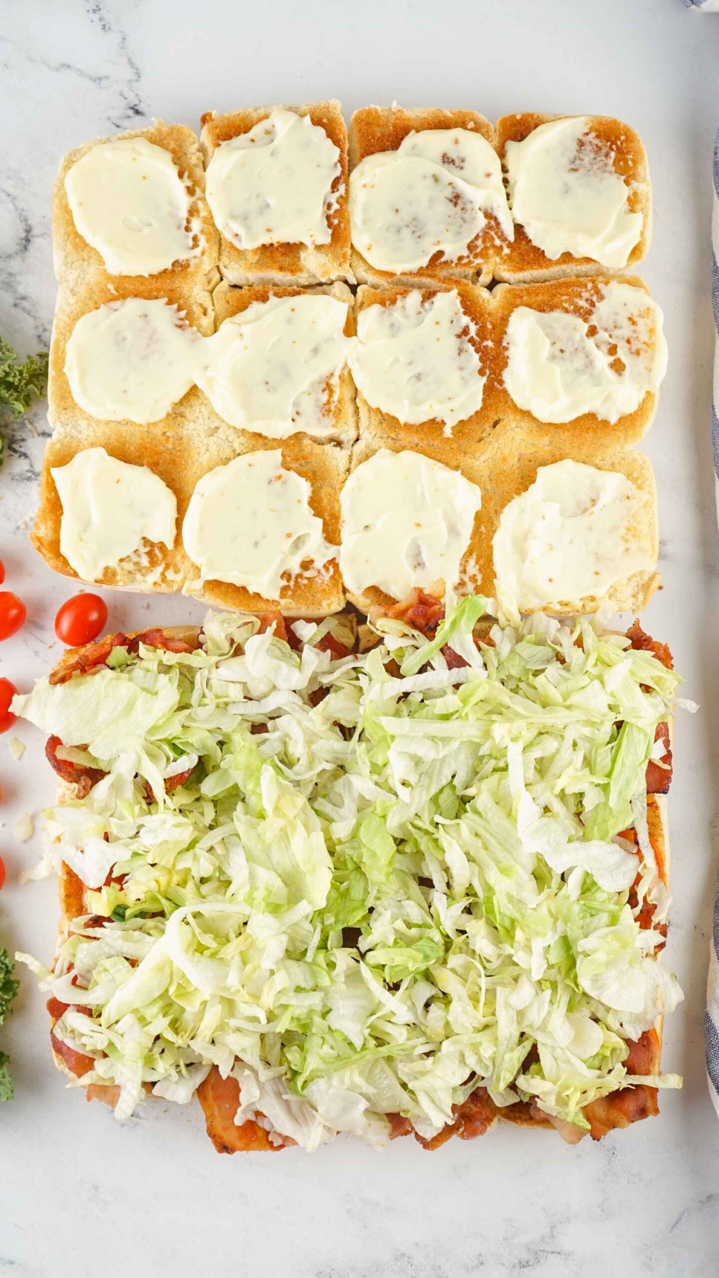 slider buns with lettuce