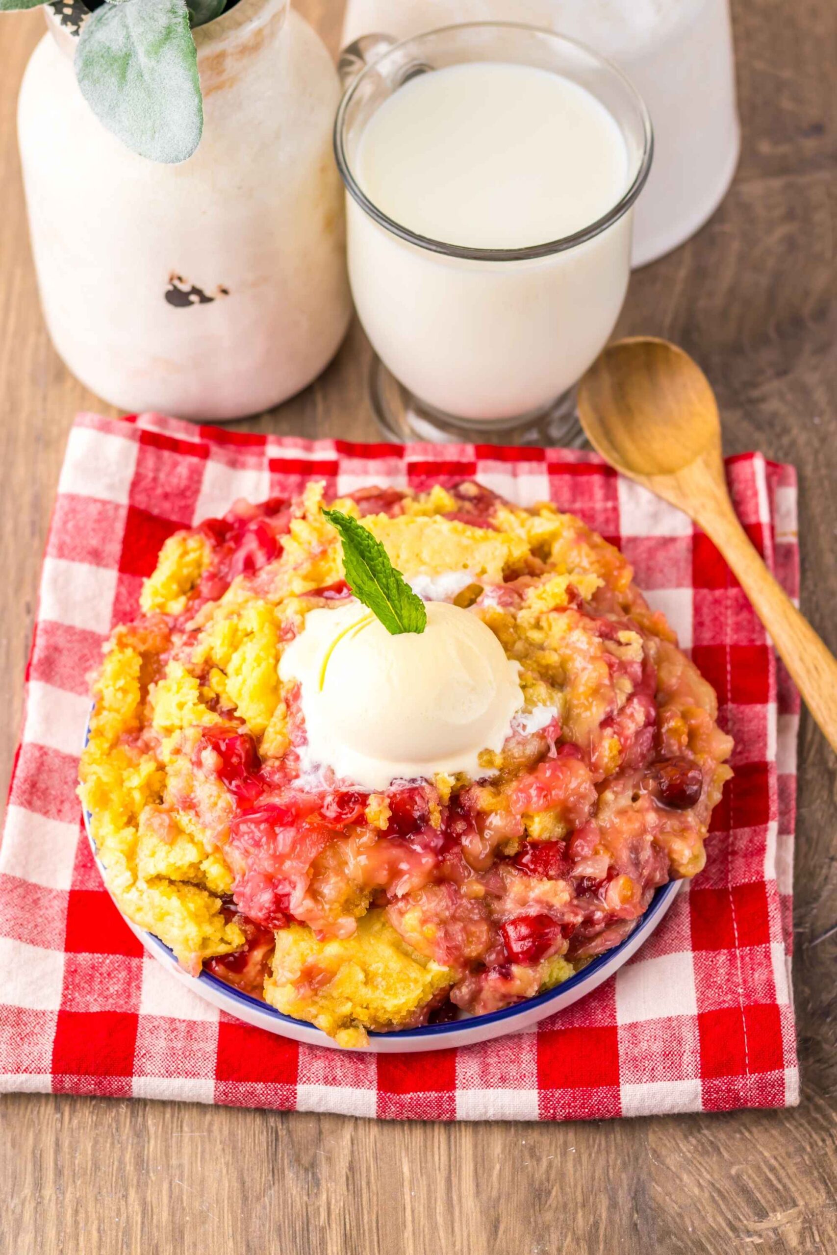 crockpot cherry pineapple dump cake