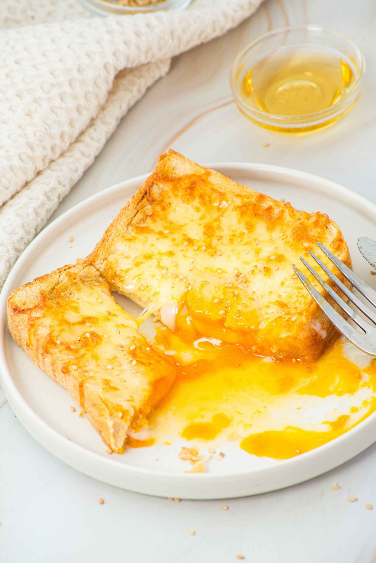 air fryer egg cheese toast