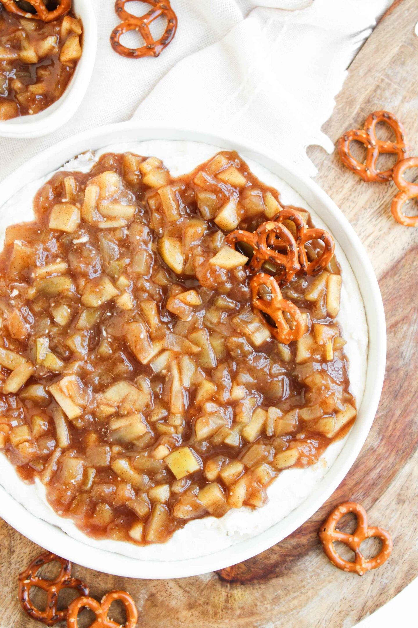 apple pie dip in bowl