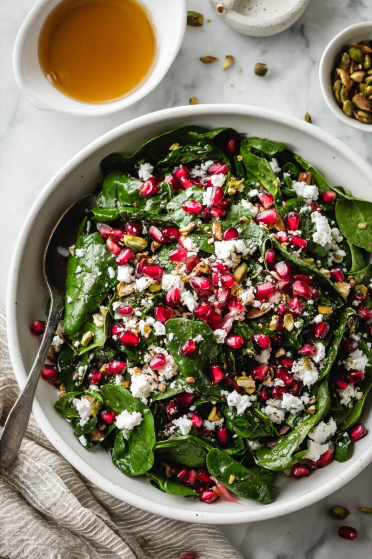 pomegranate pistachio spinach salad
