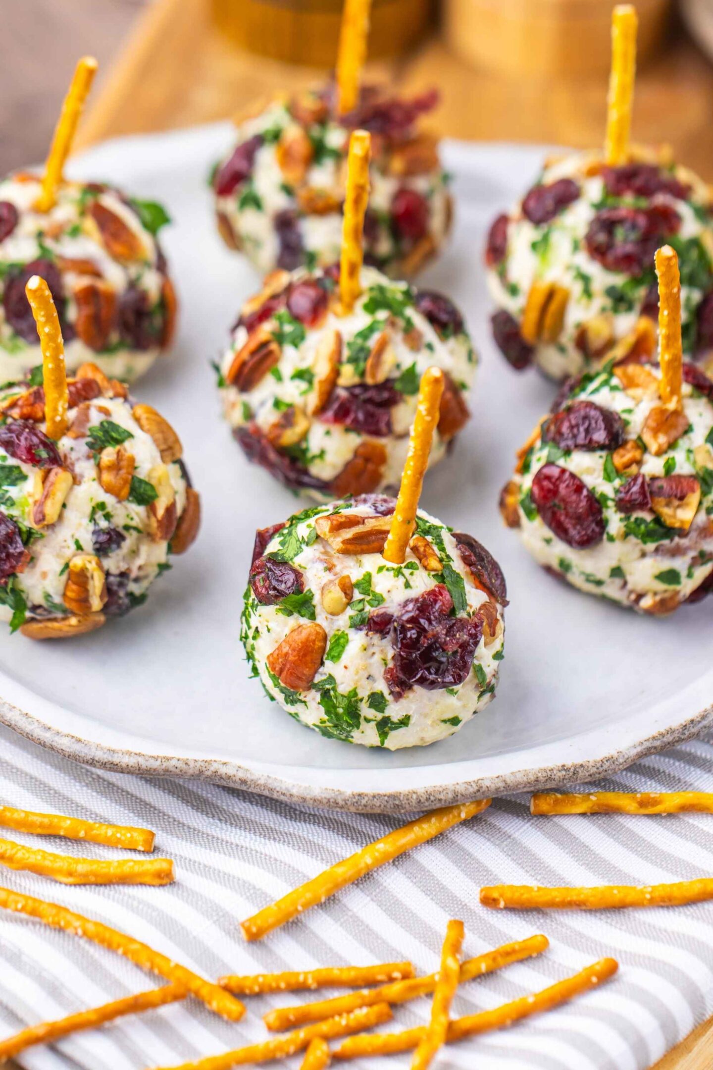 cranberry xmas cheese balls