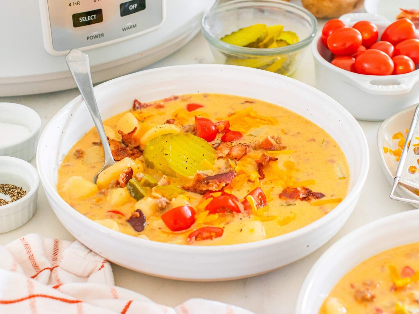 slow cooked cheeseburger soup