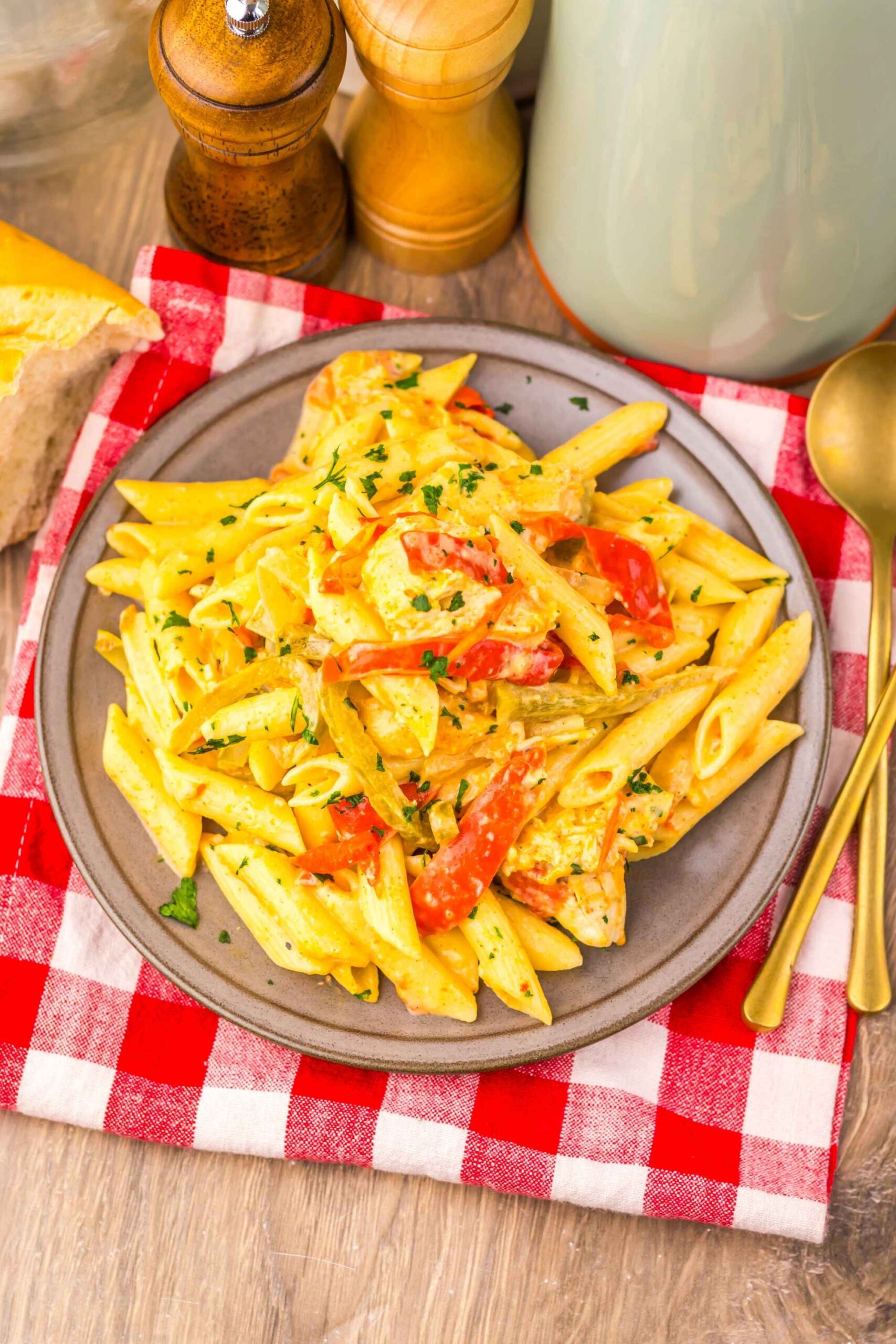 crockpot creamy chicken fajita pasta