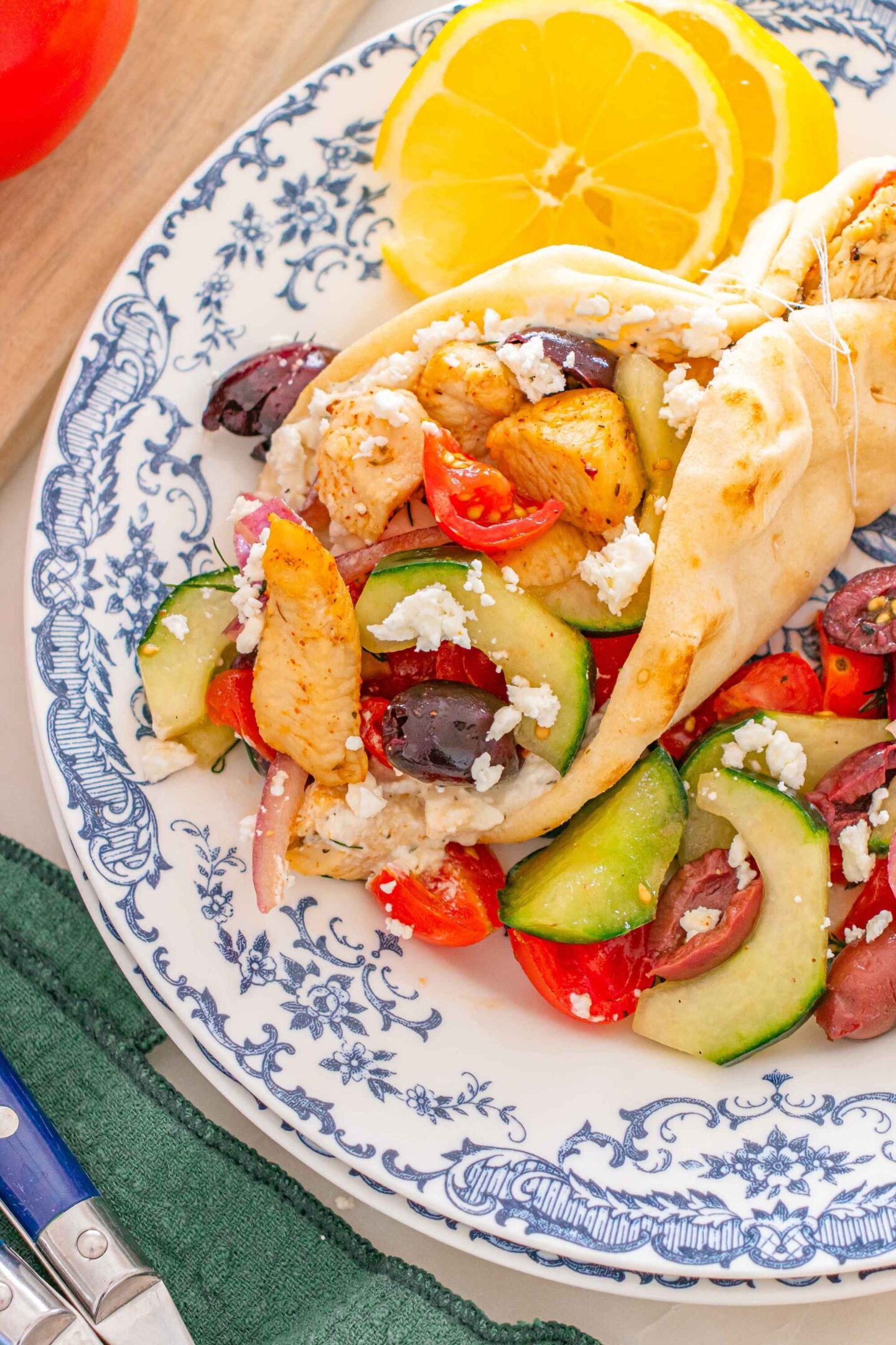 med greek chicken flatbread
