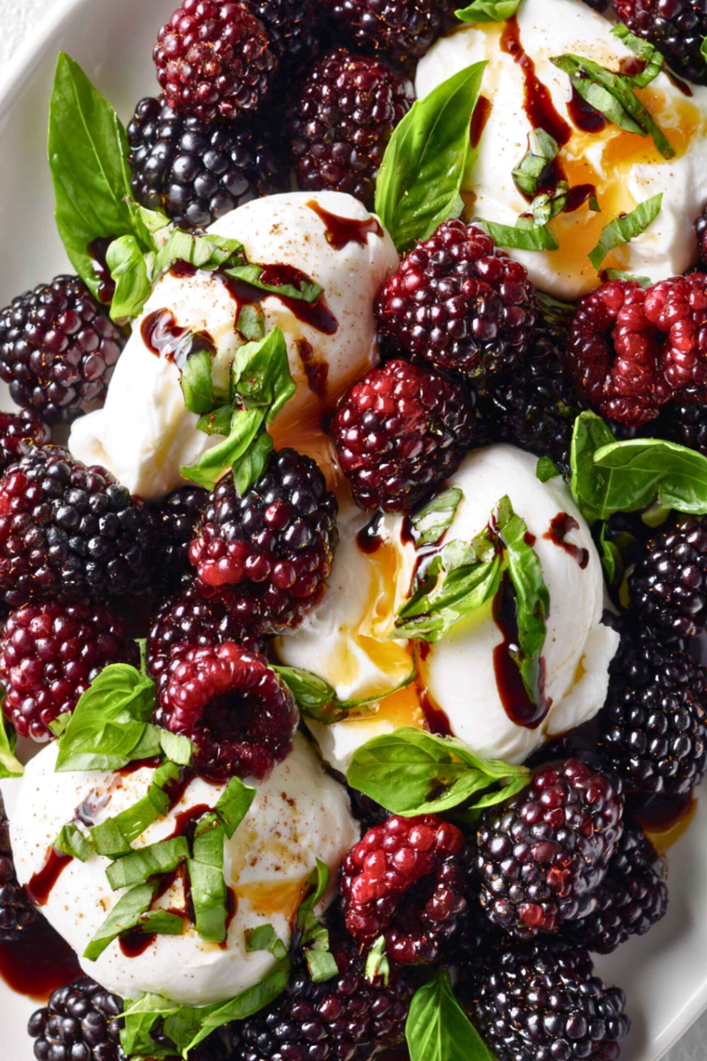 blackberry burrata salad
